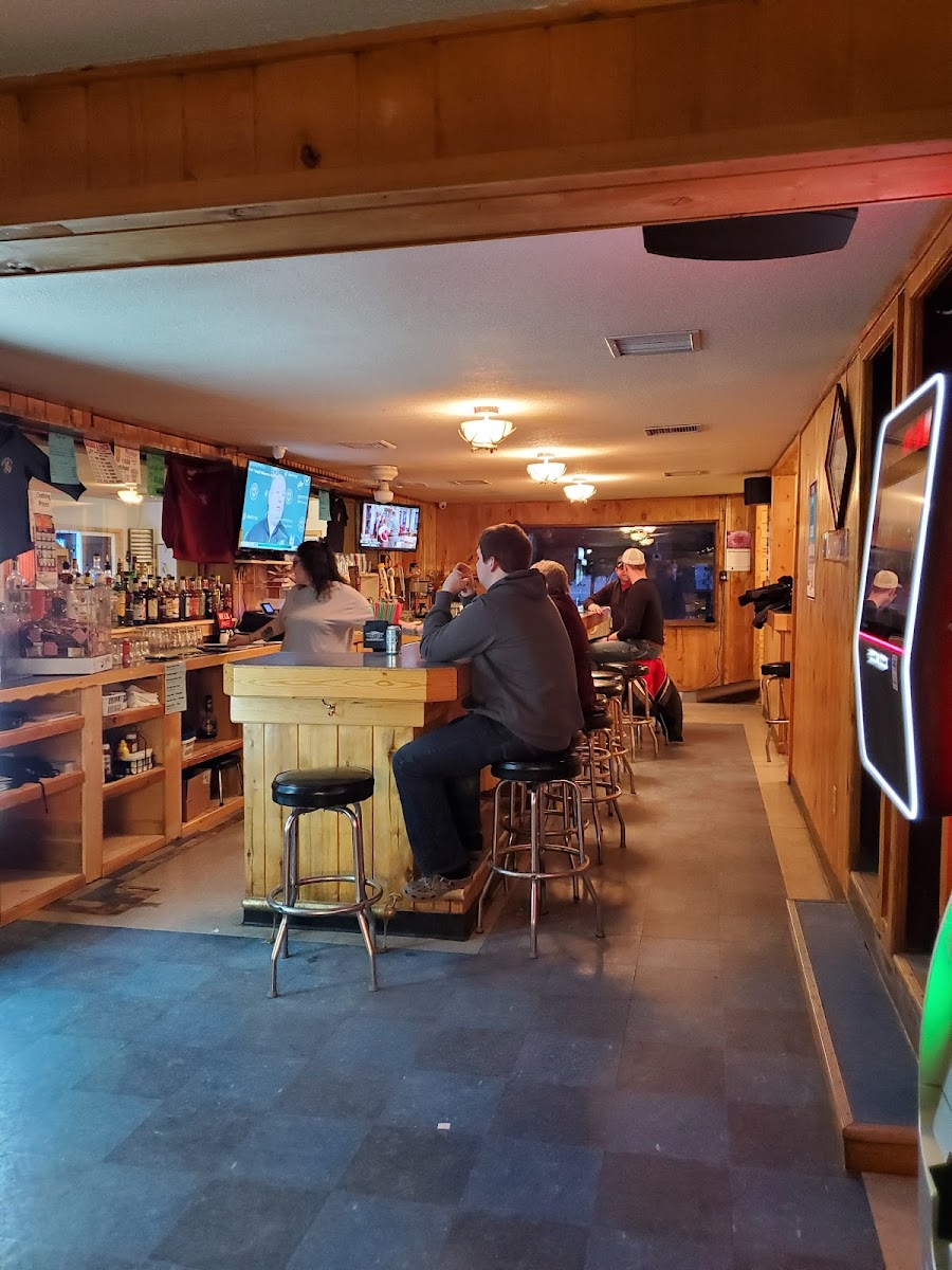 Round Lake Resort & Bar